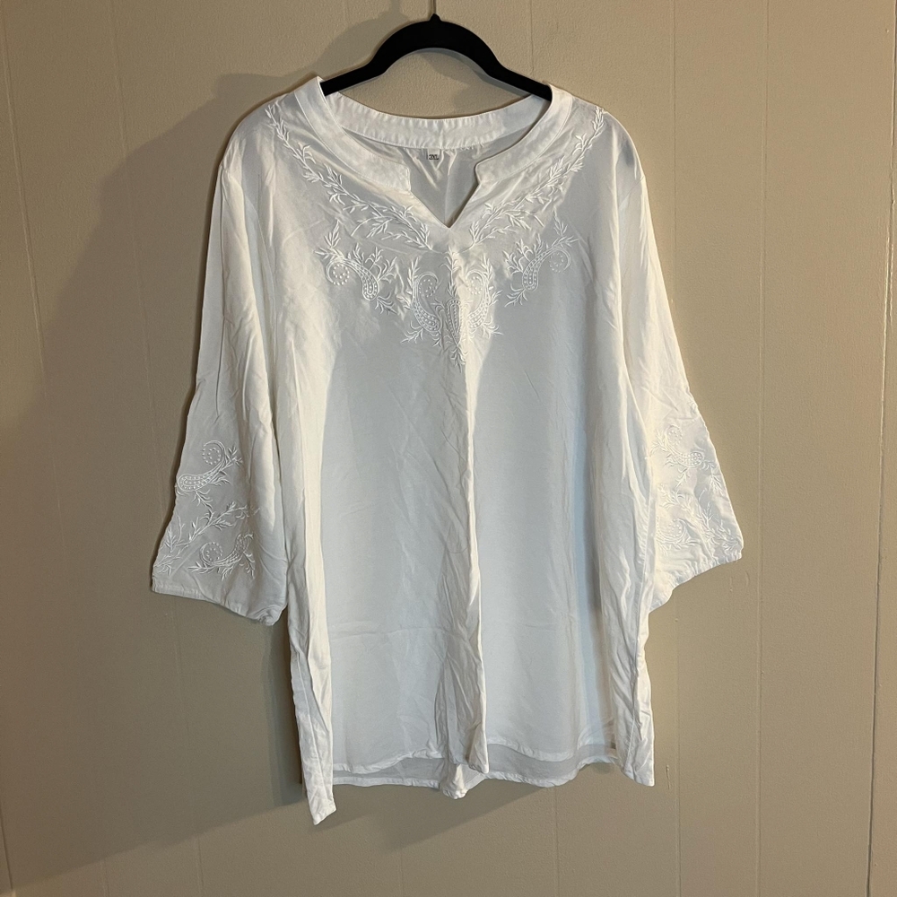 100% Rayon 3XL White Embroidered Three Quarter Sleeve Blouse
